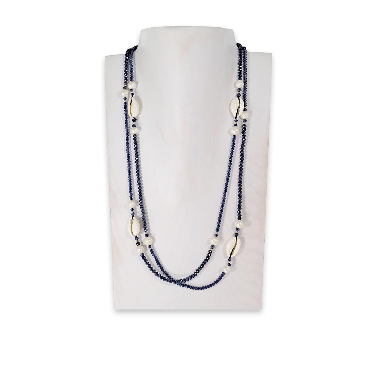 Collana montata in cristallo blu, perle di fiume e paguro