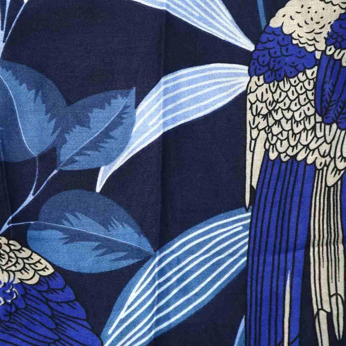 Sciarpa donna stampa a foglie e papagalli in viscosa Regina Schrecker