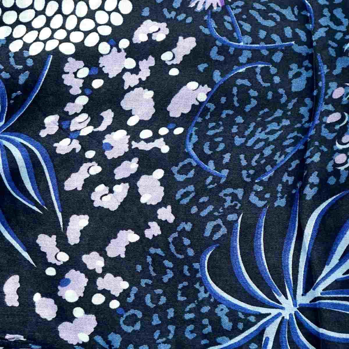 Sciarpa donna motivo floreale stilizzato in viscosa Regina Schrecker