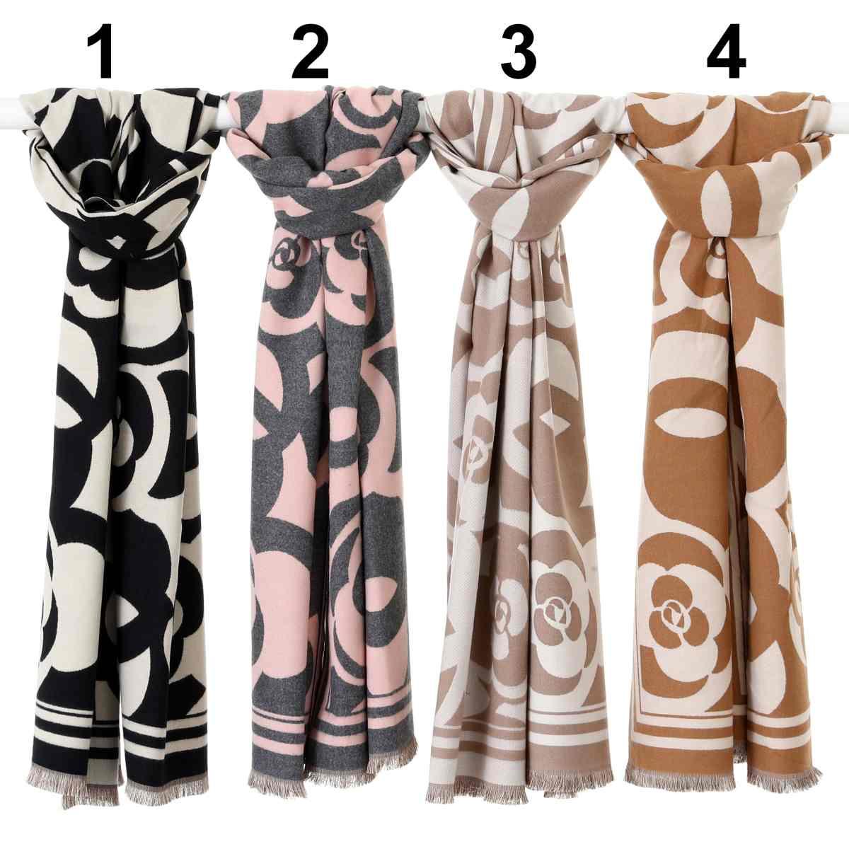 Sciarpa donna in acrilico lana e cashmire bicolor rose bianche e nere Capoverde