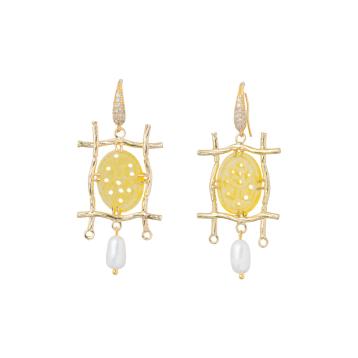 Orecchini a monachella di bronzo con strass e componente di giada burma con perle di fiume 27x60mm giallo