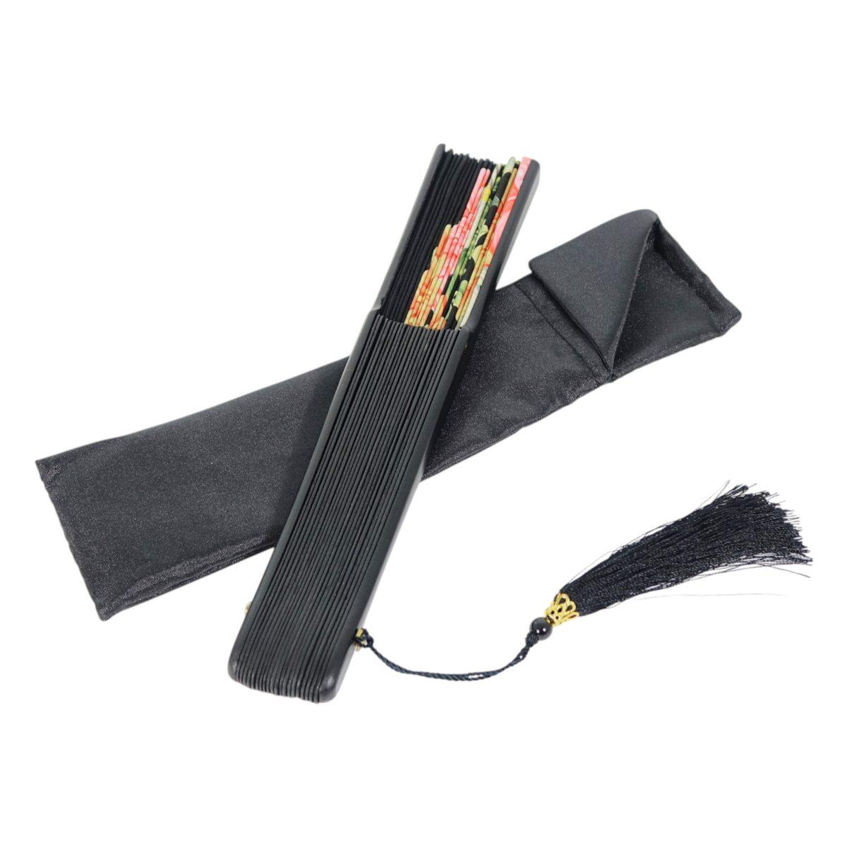 Ventaglio con stampa floreale e nappina decorativa d.34 cm