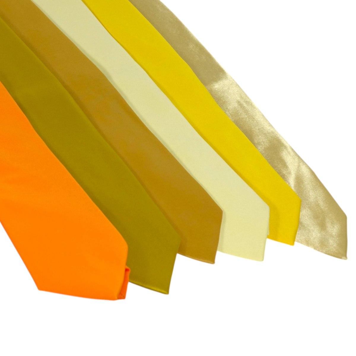 Cravatta classica uomo tinta unita liscia raso tonalità del giallo