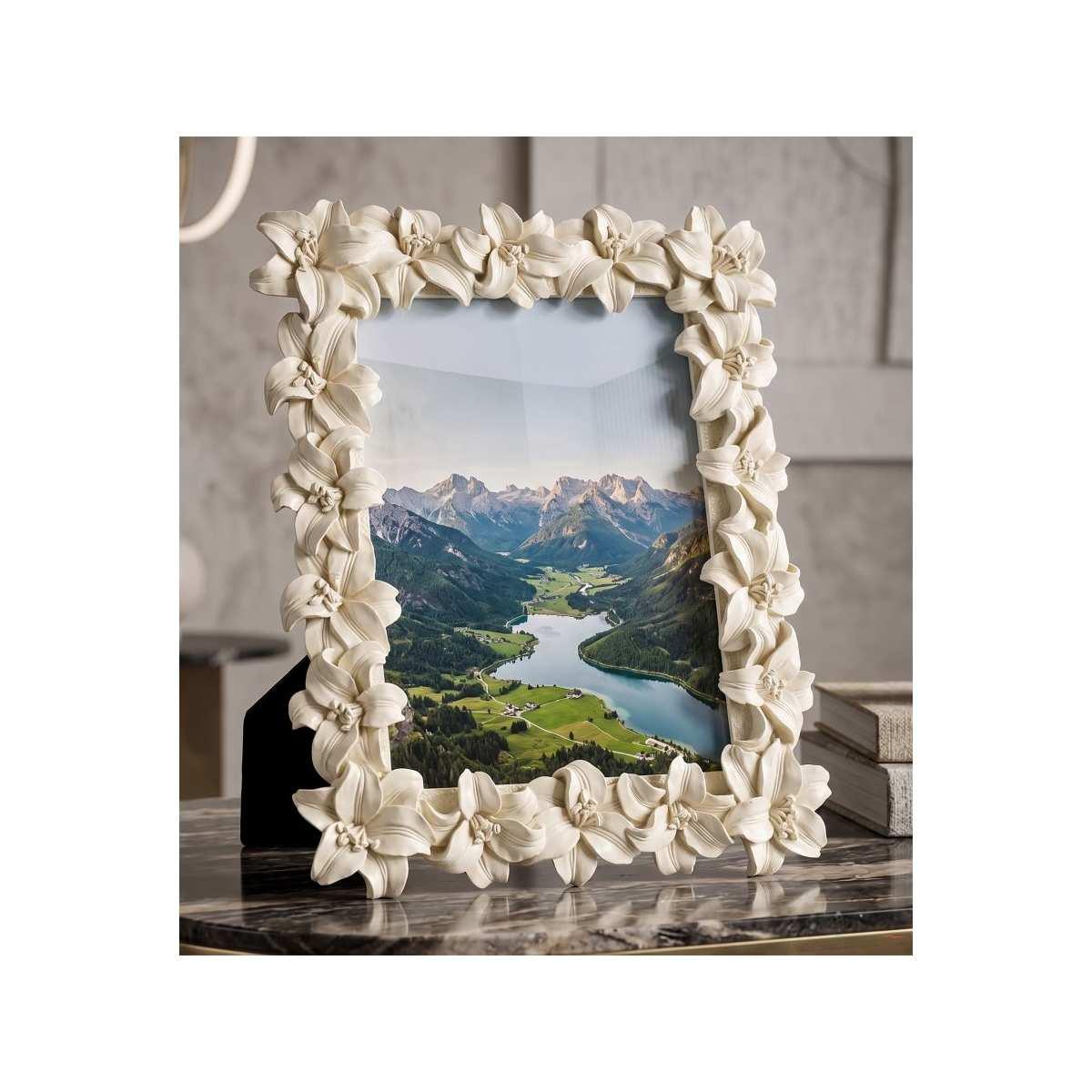 Cornice lily cm 22x2,2x27,3<br>(misura interna cm 15x20) min 2