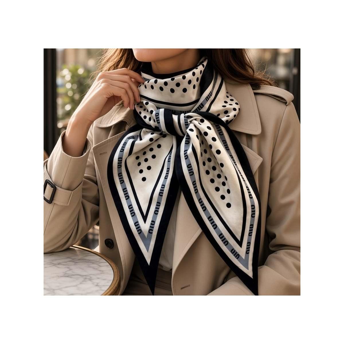 Foulard doppia faccia fantasia pois e triangoli in viscosa Martissima di Marta Marzotto