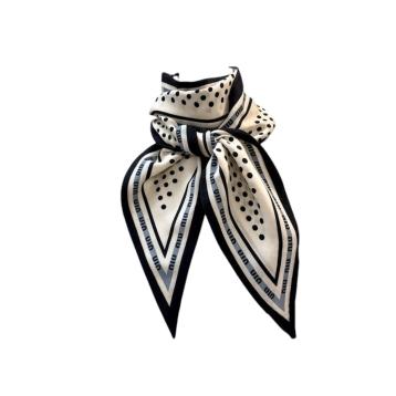 Foulard doppia faccia fantasia pois e triangoli in viscosa Martissima di Marta Marzotto